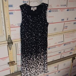 Chelsea Suite Size 10 Elegant Black and White Sleeveless Dress (SKU 572)